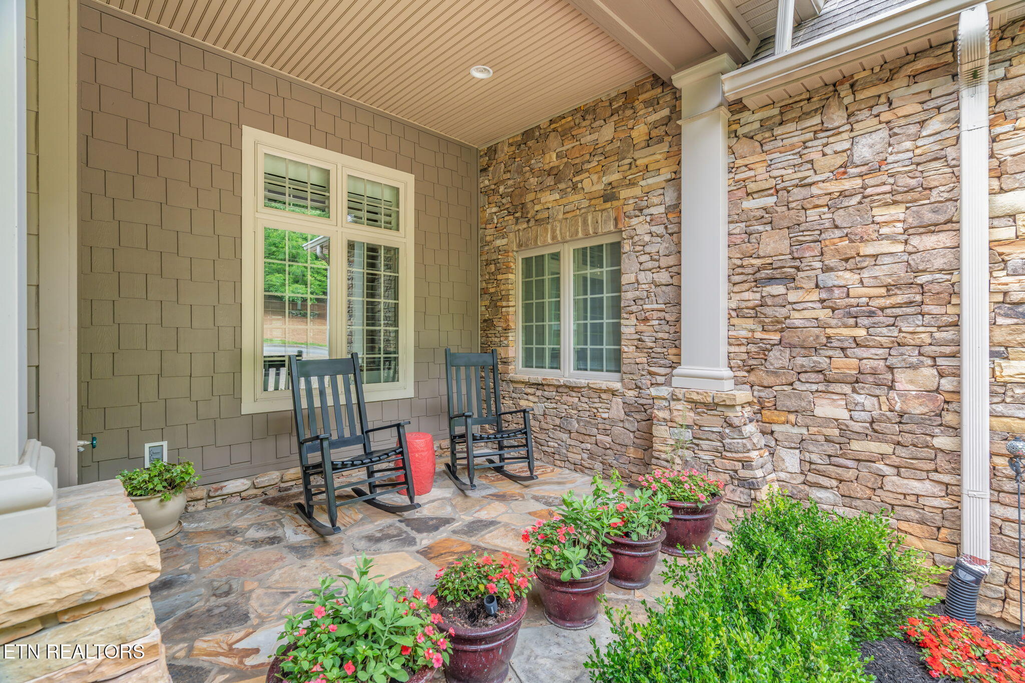 111 Winchester Circle Oak Ridge, TN 37830 - Photo 8 of 60 13-web-or-mls-111 Winchester Circle-14