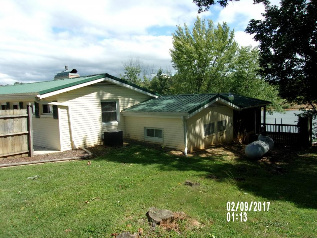 721 Oak Grove Road Gray, TN 37615 - Photo 8 of 18 RIGHT SIDE