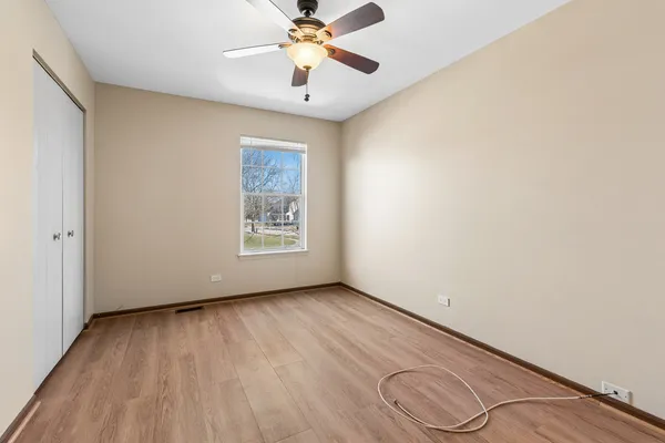 $2,850 | 1317 Spalding Drive, Mundelein, IL 60060