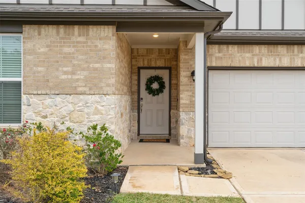 $1,950 | 25605 Microstar Way, Montgomery, TX 77316