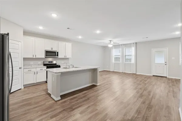 $1,950 | 25605 Microstar Way, Montgomery, TX 77316