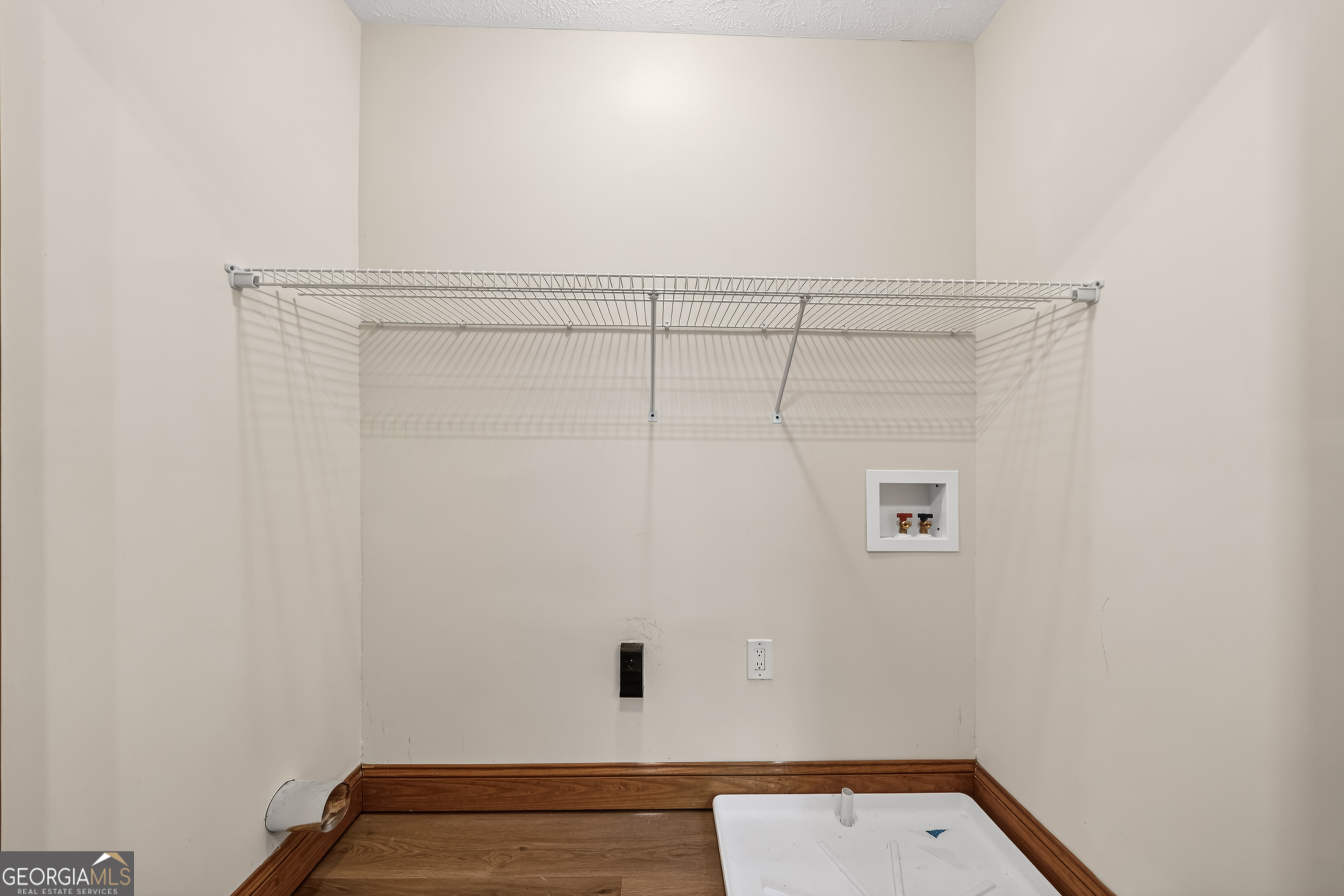 1933 Highway 101 Dallas, GA 30157 - Photo 26 of 40 Located on upstairs hallway