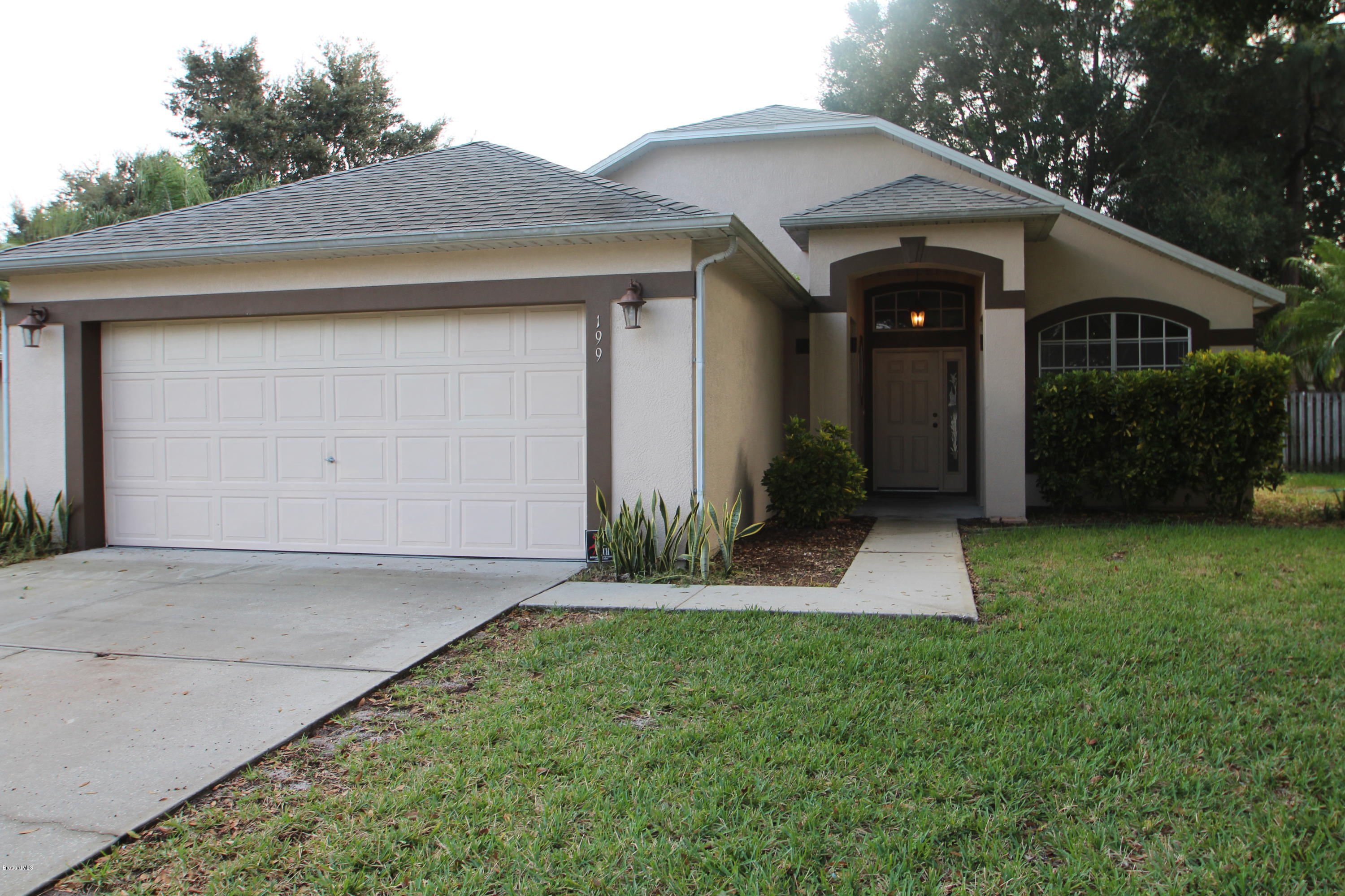 199 Twin Lakes Road Melbourne, FL 32901 - Photo 1 of 15 IMG_1259