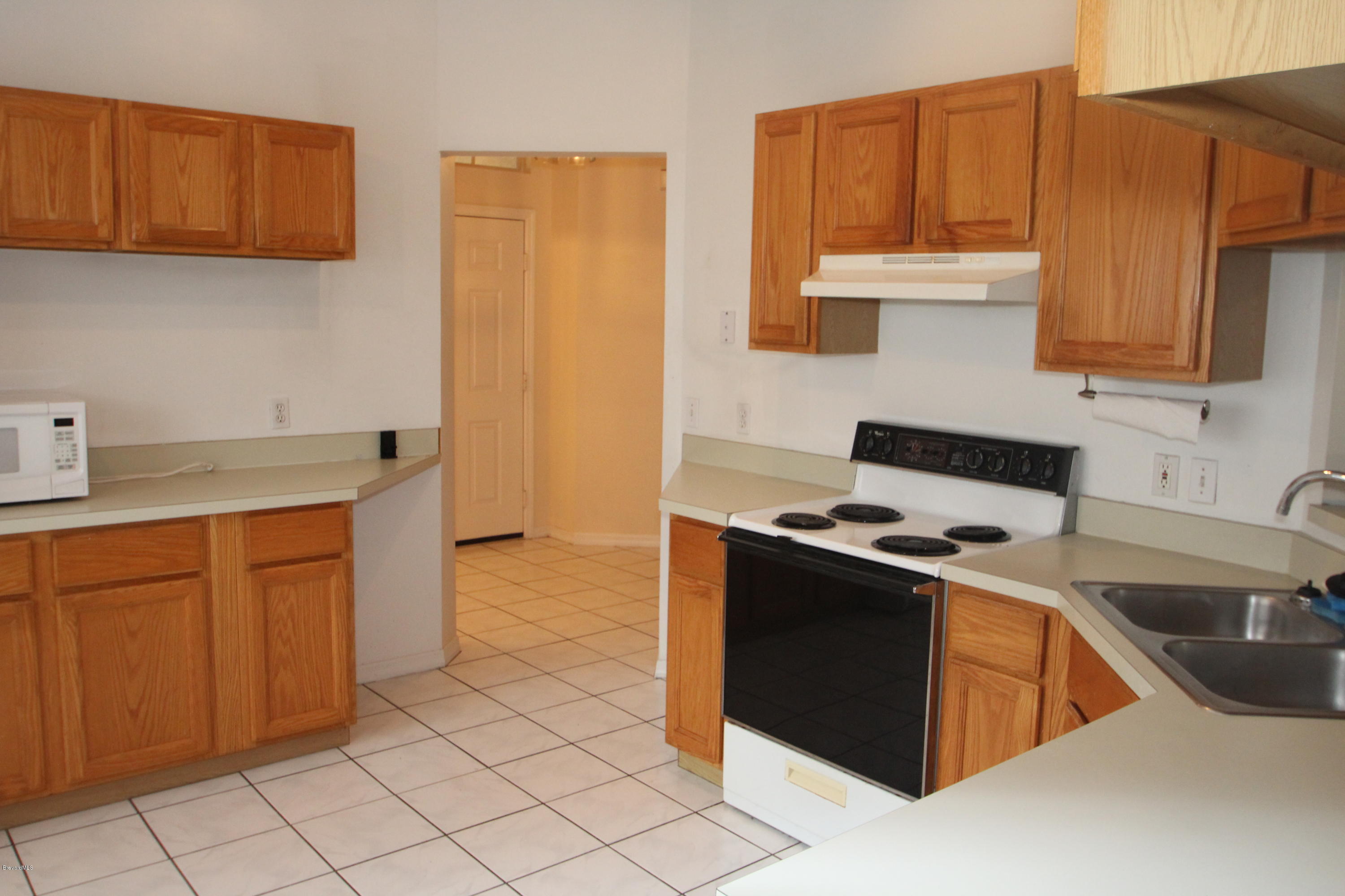 199 Twin Lakes Road Melbourne, FL 32901 - Photo 2 of 15 IMG_1264