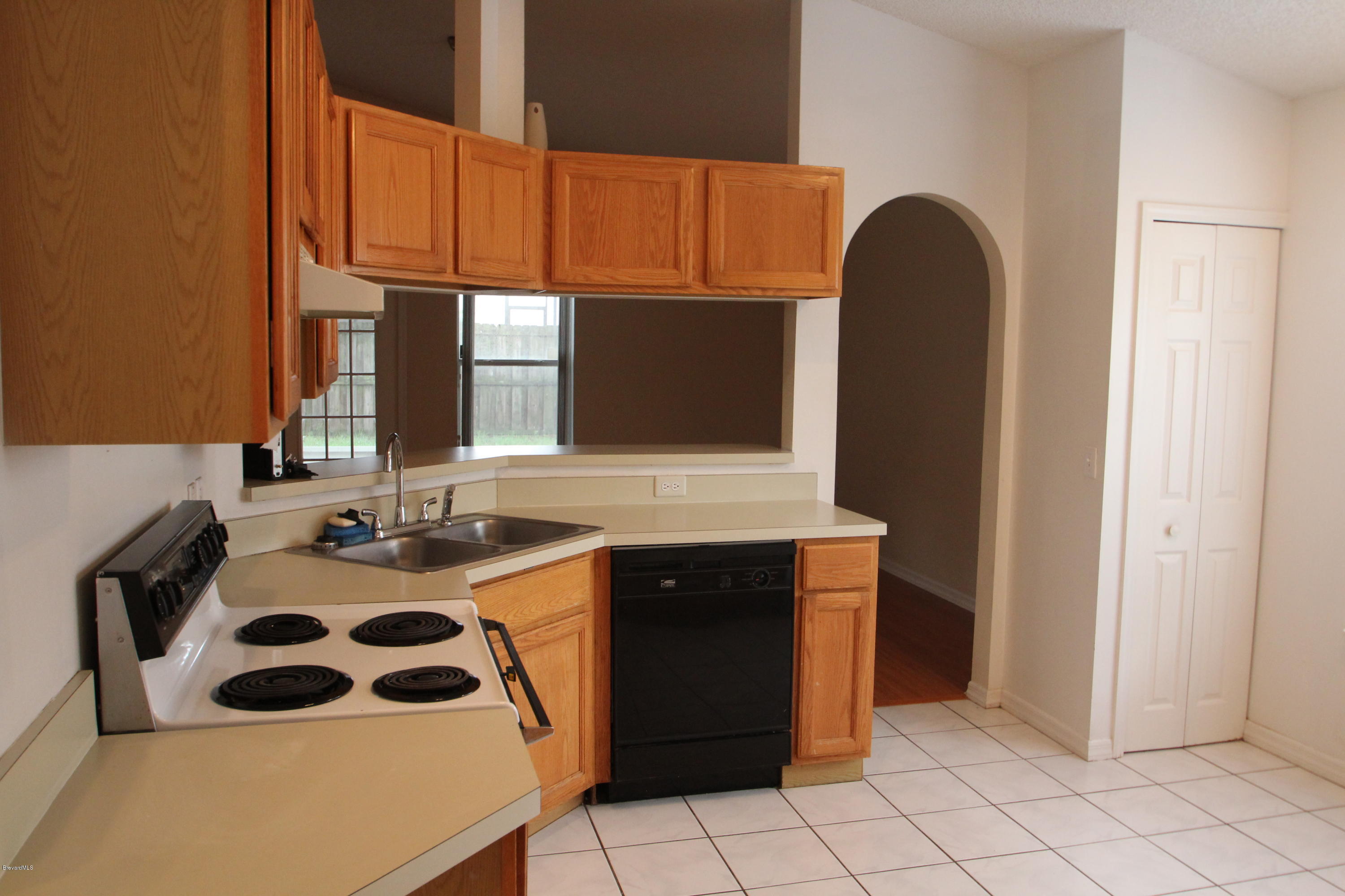 199 Twin Lakes Road Melbourne, FL 32901 - Photo 3 of 15 IMG_1262
