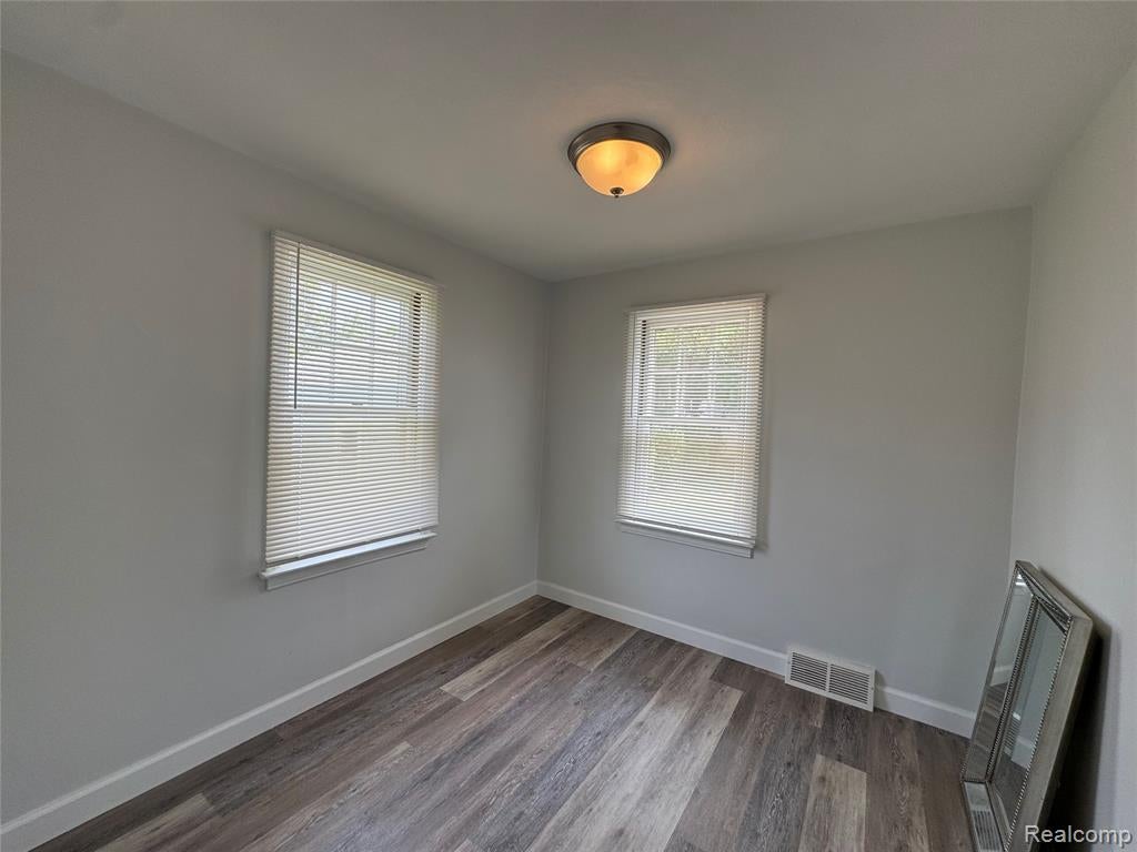 2452 Earlmont Road Berkley, MI 48072 - Photo 14 of 23 Gallery Image 14