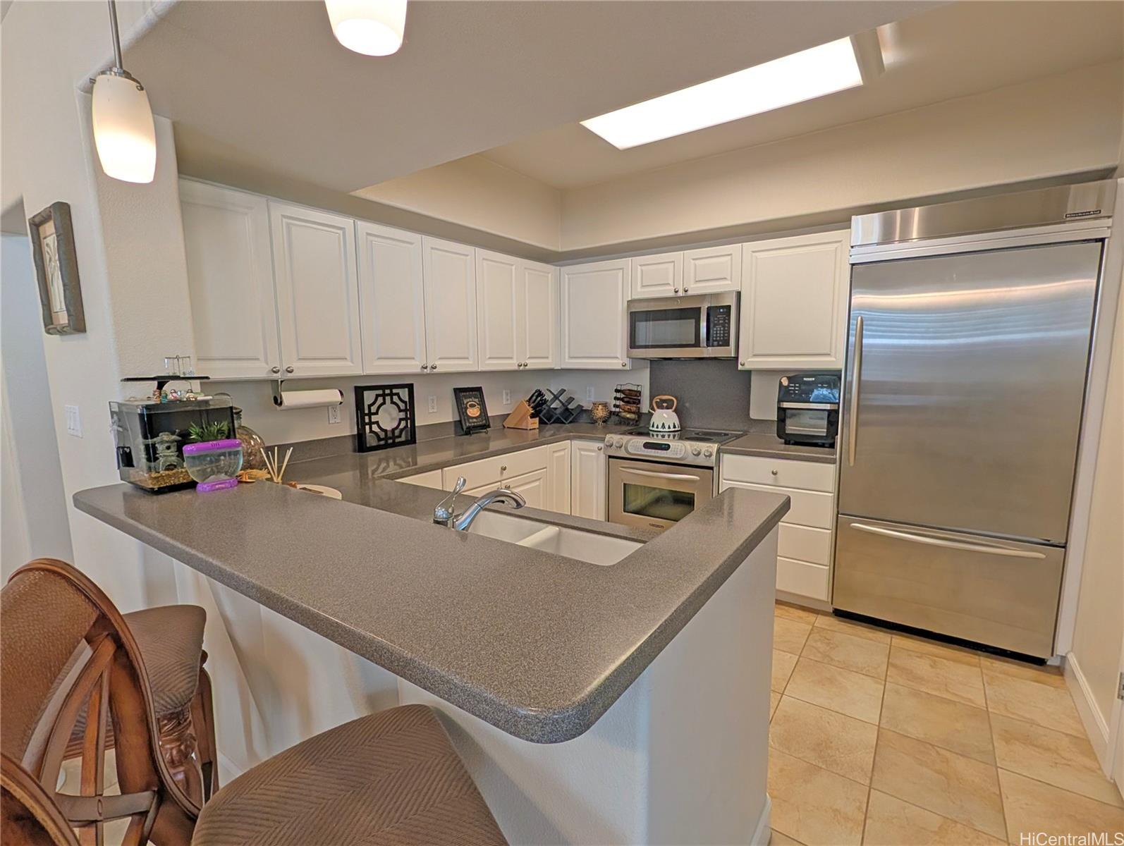 92-1057 Koio Drive, Unit F Kapolei, HI 96707 - Photo 3 of 18 Kitchen