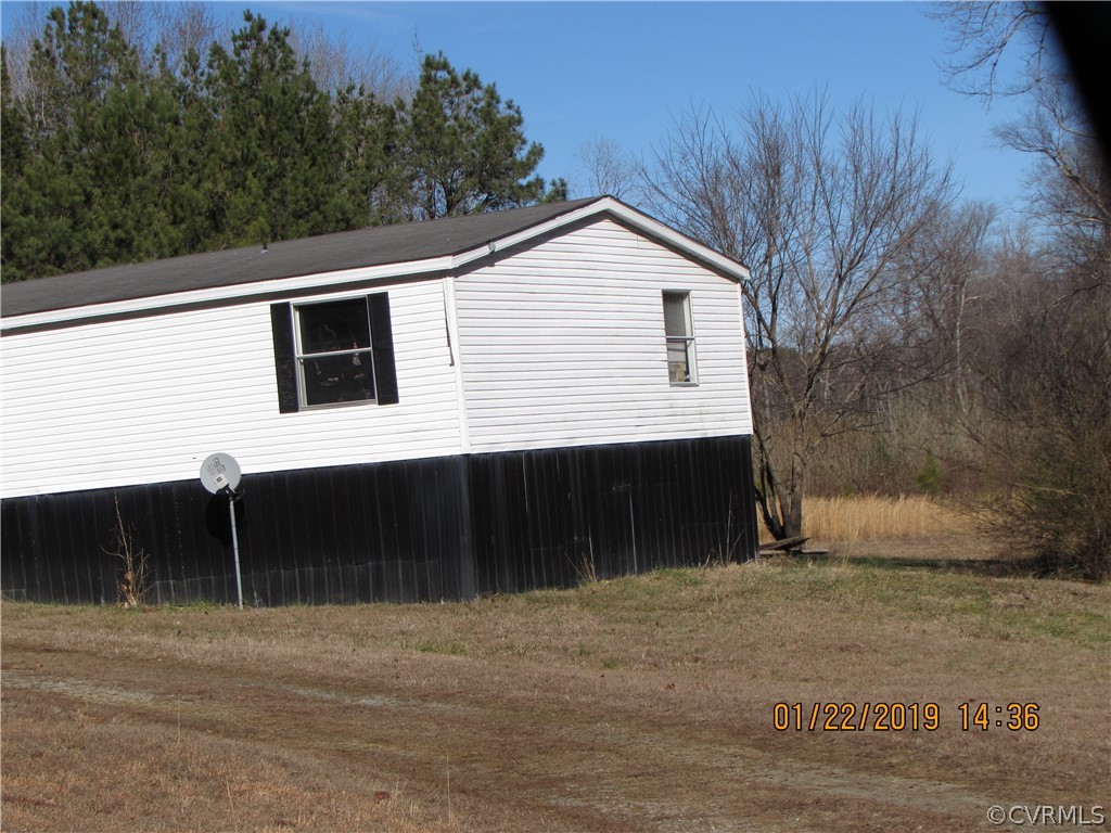 702 Chapel Road Kenbridge, VA 23944 - Photo 3 of 26