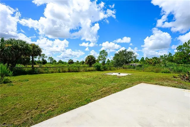 a view of building with outdoor space