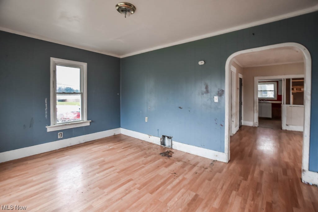 864 Diagonal Road Akron, OH 44320 - Photo 3 of 21 Living Room