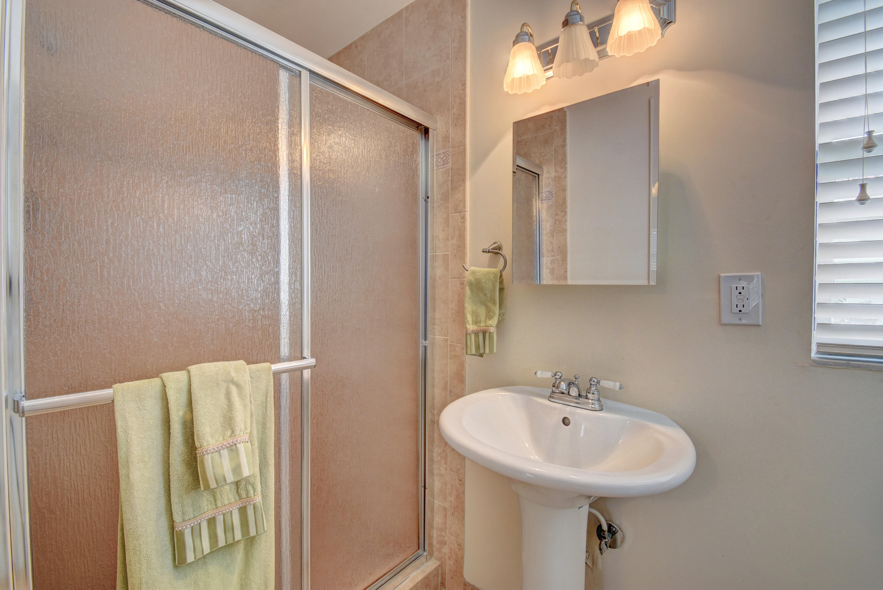 1380 Southwest 5th Street Boca Raton, FL 33486 - Photo 27 of 33 Full bath
