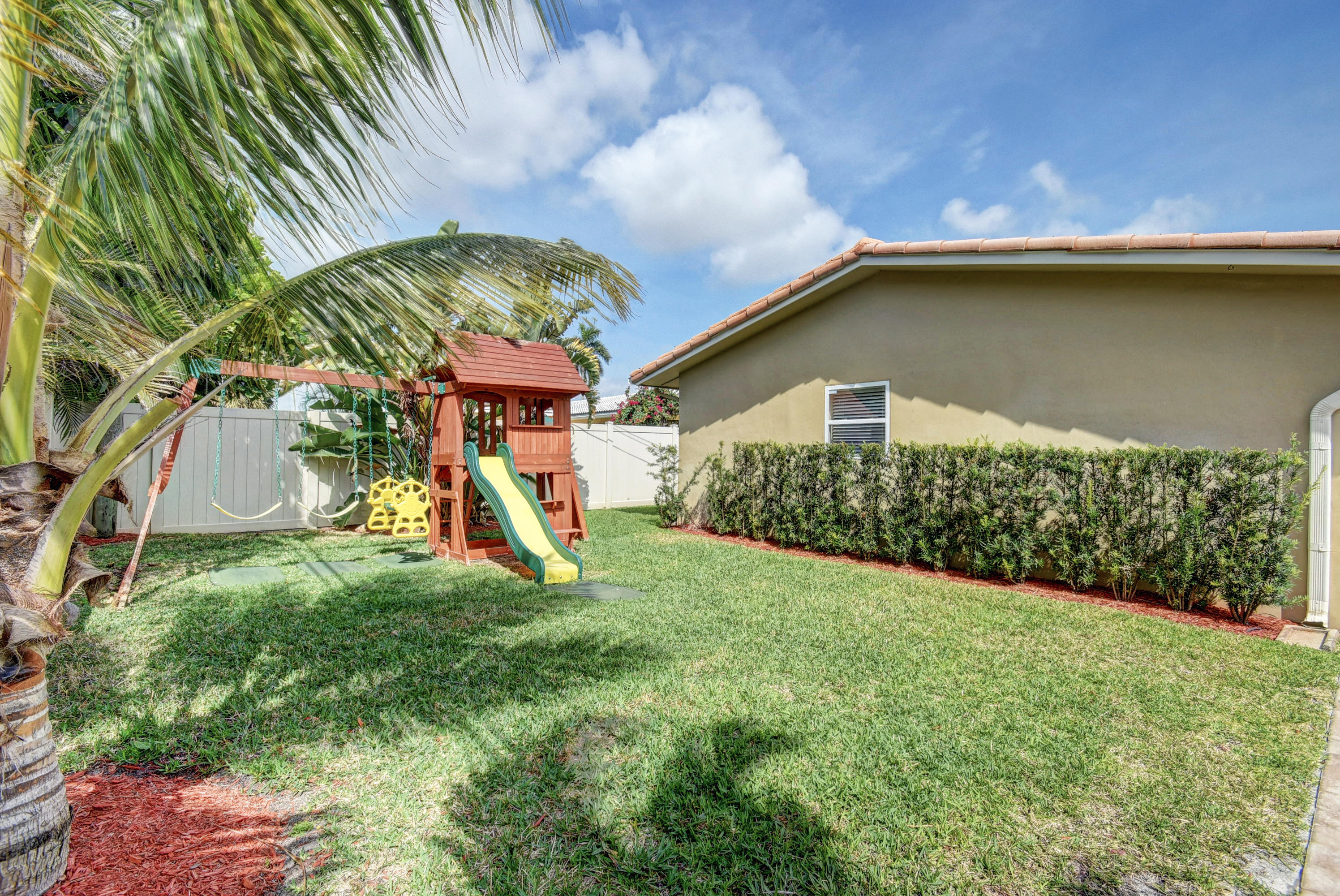 1380 Southwest 5th Street Boca Raton, FL 33486 - Photo 32 of 33 Room to play!