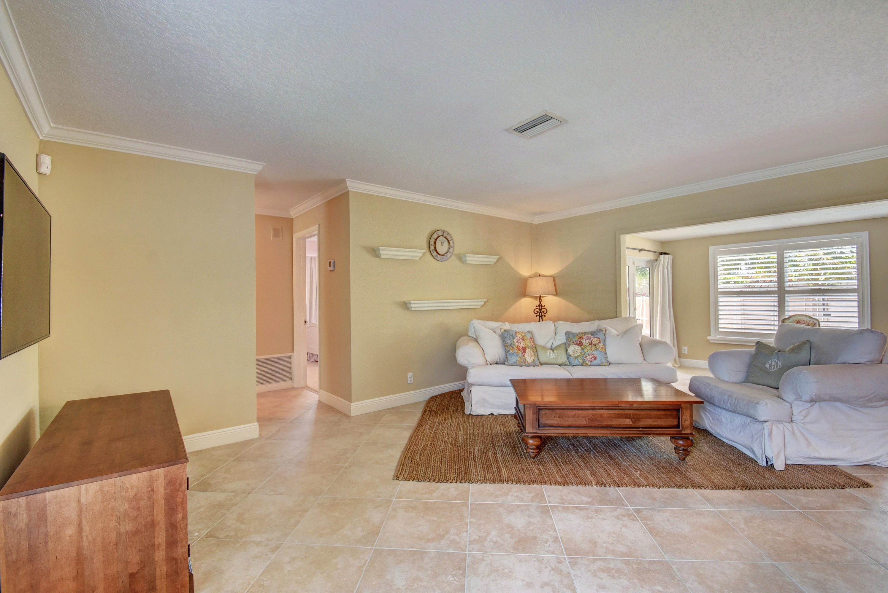 1380 Southwest 5th Street Boca Raton, FL 33486 - Photo 6 of 33 Living room