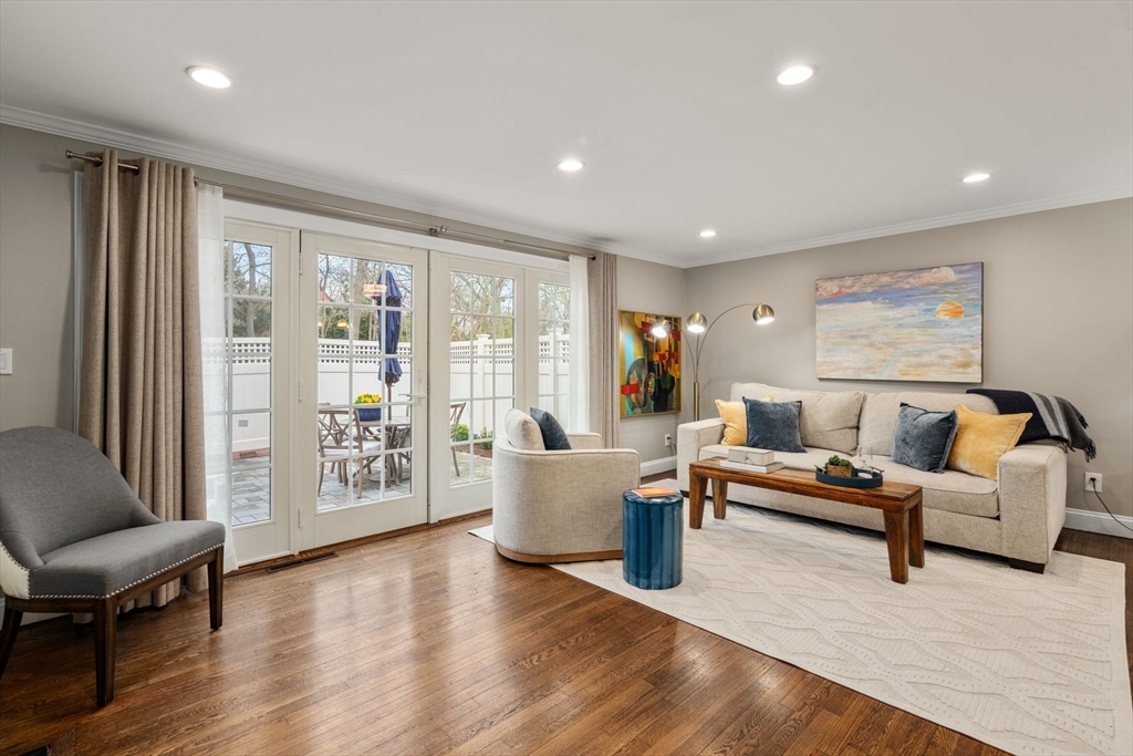 11 Oak Street, Unit 16 Wellesley, MA 02482 - Photo 3 of 27