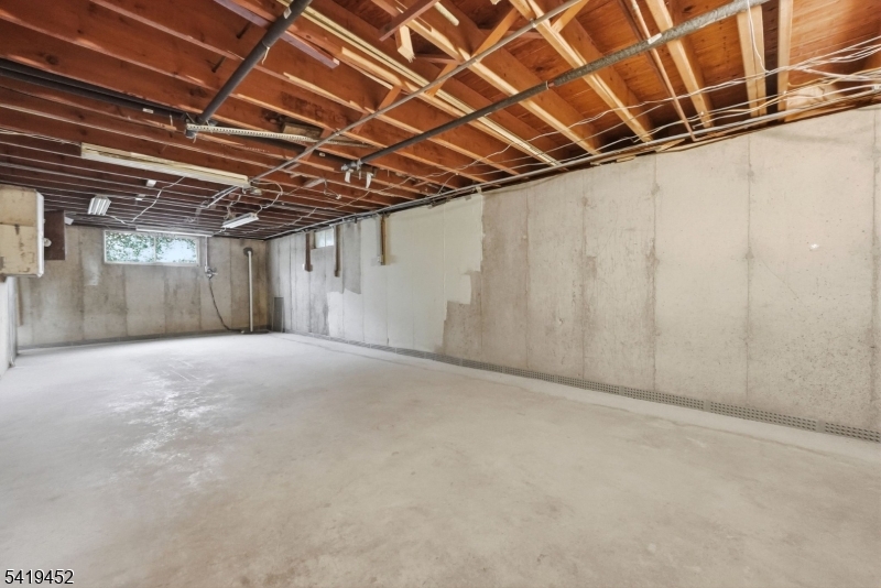 808 Charles Road Phillipsburg, NJ 08865 - Photo 25 of 33 a view of an empty room