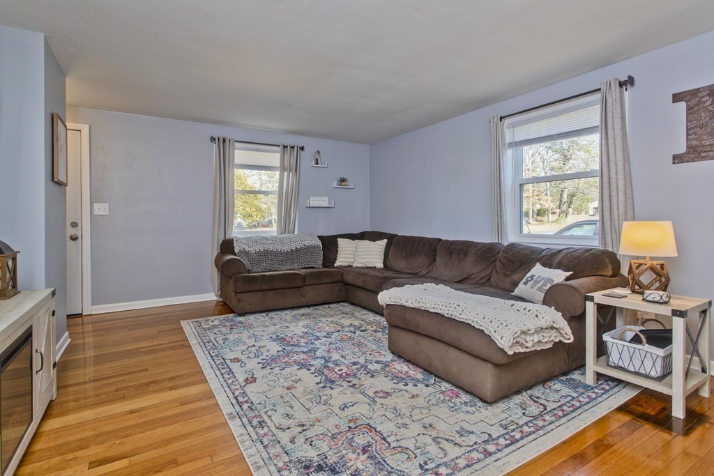 336 Newhouse Street Springfield, MA 01118 - Photo 14 of 38 Gallery Image 14