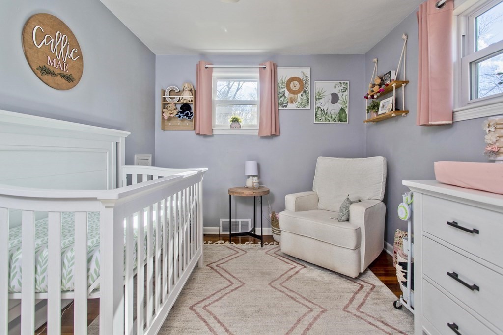 336 Newhouse Street Springfield, MA 01118 - Photo 21 of 38 Gallery Image 21