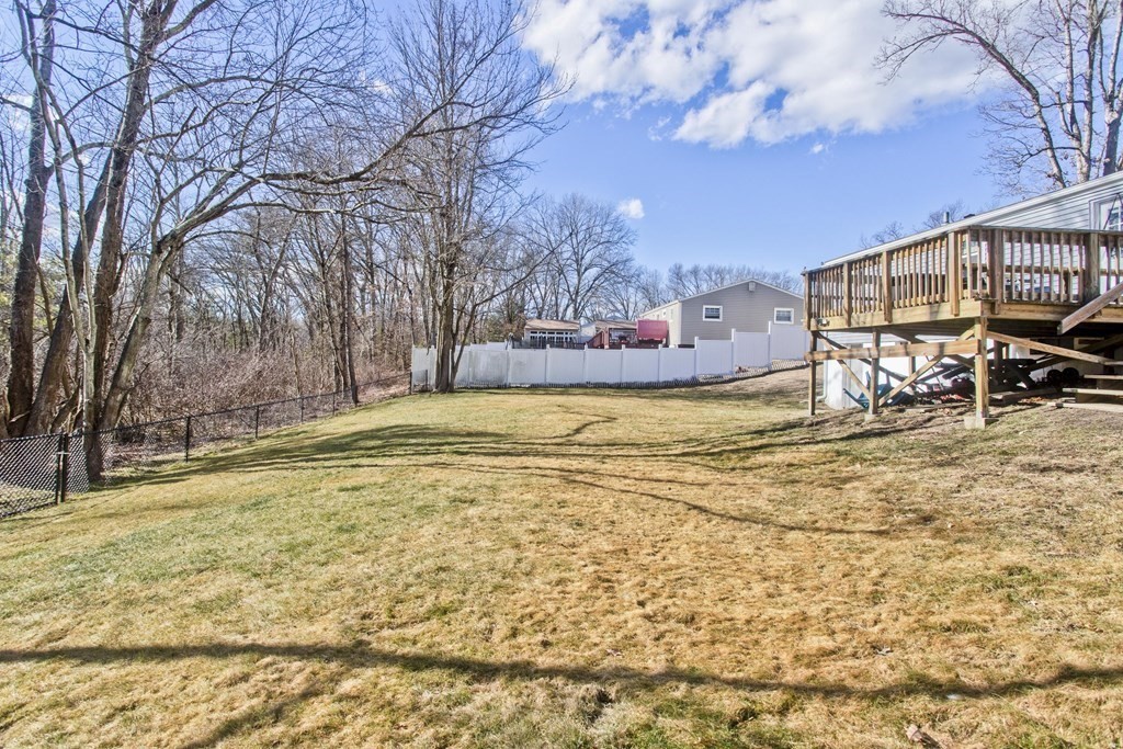 336 Newhouse Street Springfield, MA 01118 - Photo 32 of 38 Gallery Image 32