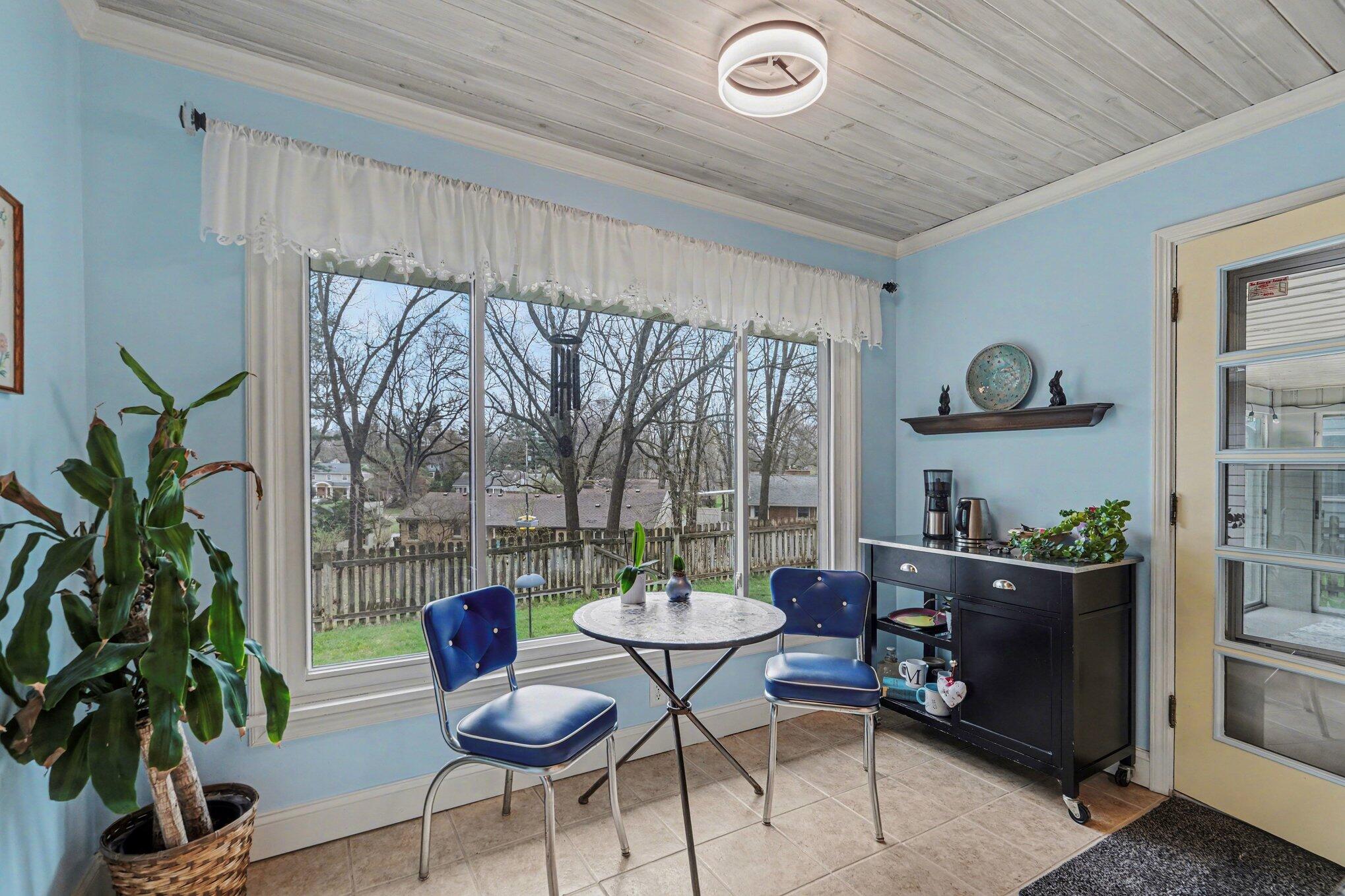 1336 Lama Road Kalamazoo, MI 49008 - Photo 12 of 29 011_file_1852