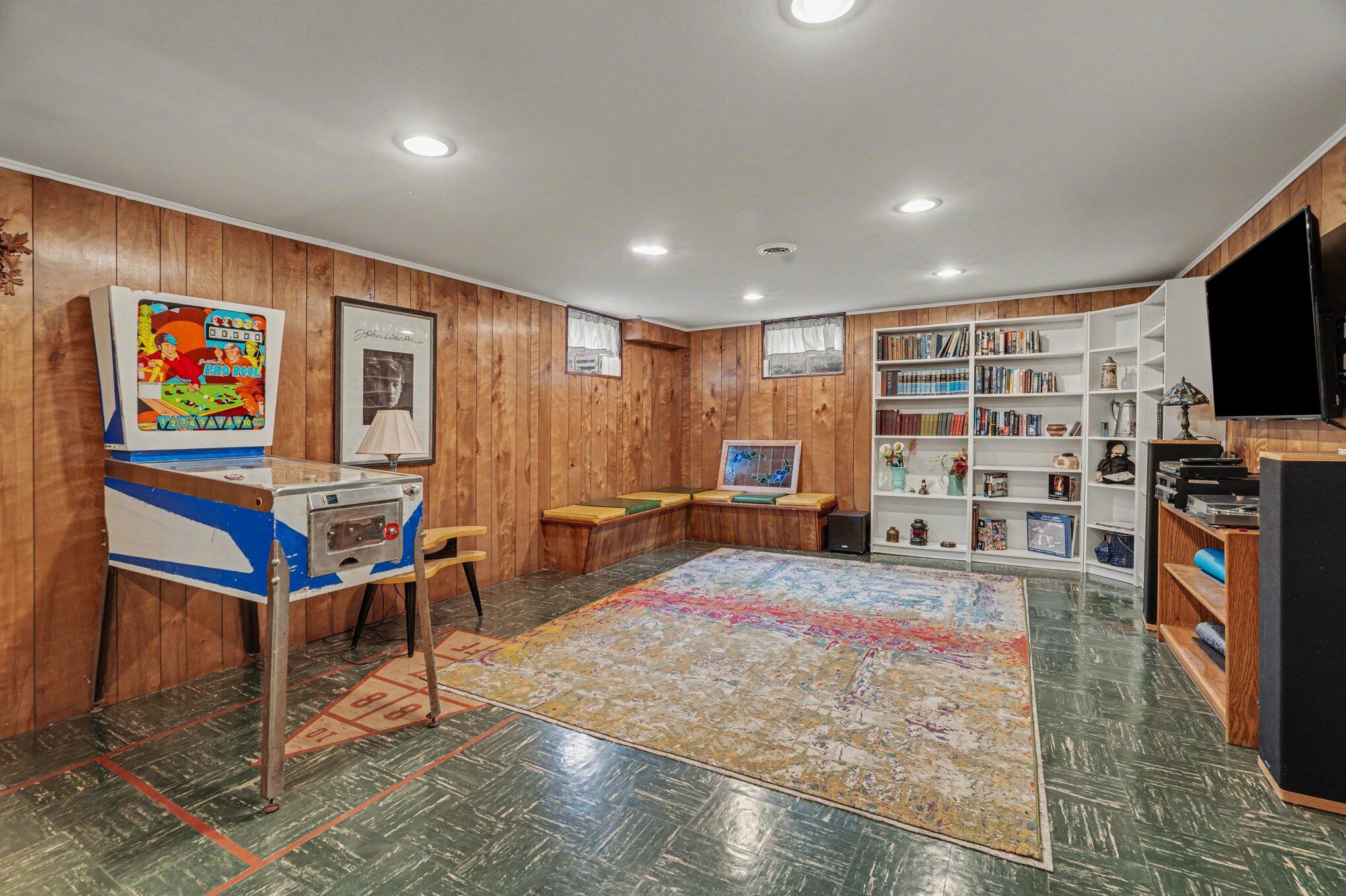 1336 Lama Road Kalamazoo, MI 49008 - Photo 20 of 29 020_file_2754
