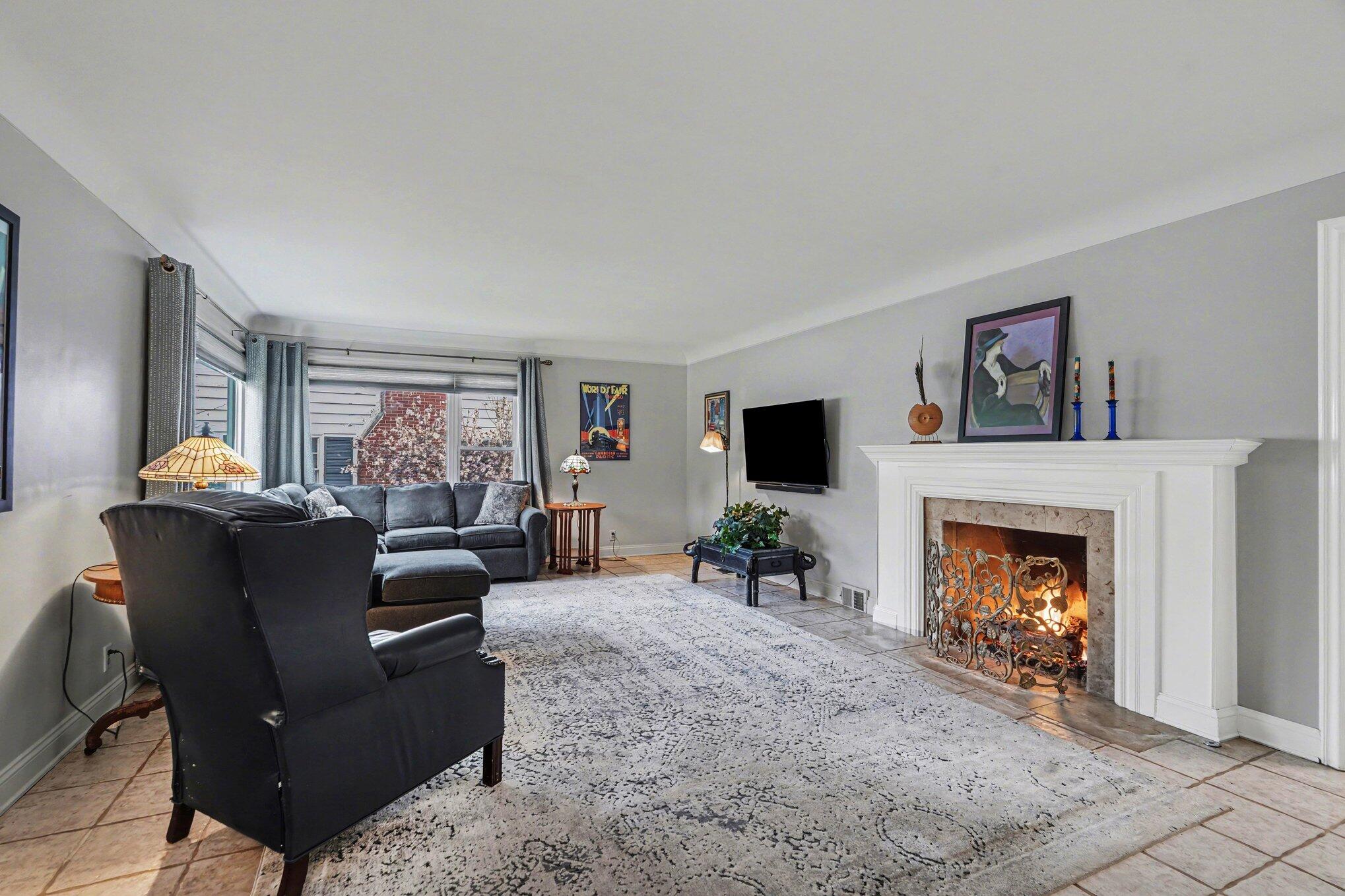 1336 Lama Road Kalamazoo, MI 49008 - Photo 6 of 29 004_file_9124