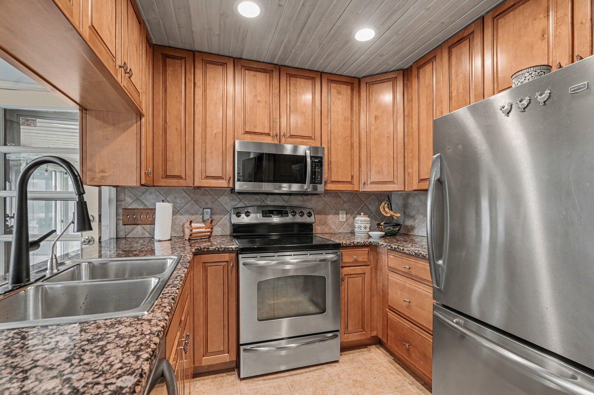 1336 Lama Road Kalamazoo, MI 49008 - Photo 10 of 29 012_file_4432