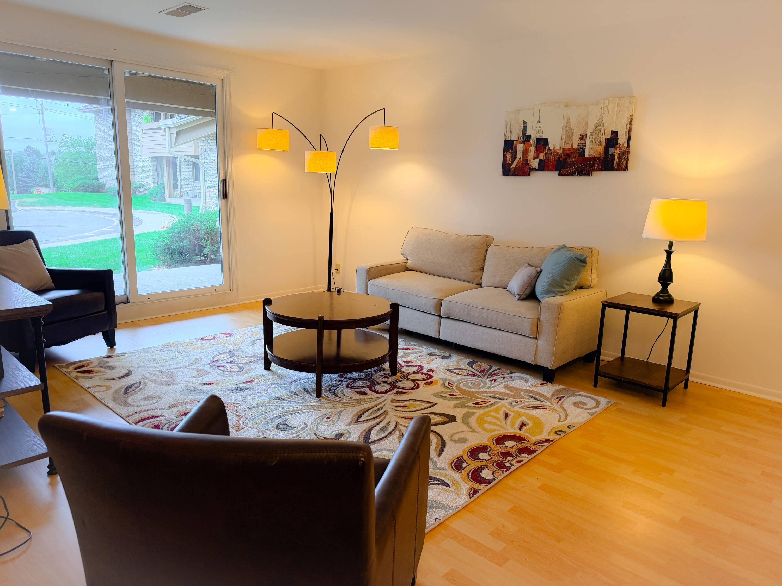 2101 Good Hope Road, Unit 102 Glendale, WI 53209 - Photo 1 of 24 27F995CA-91C9-44C9-B404-4E7BC68F1C3A