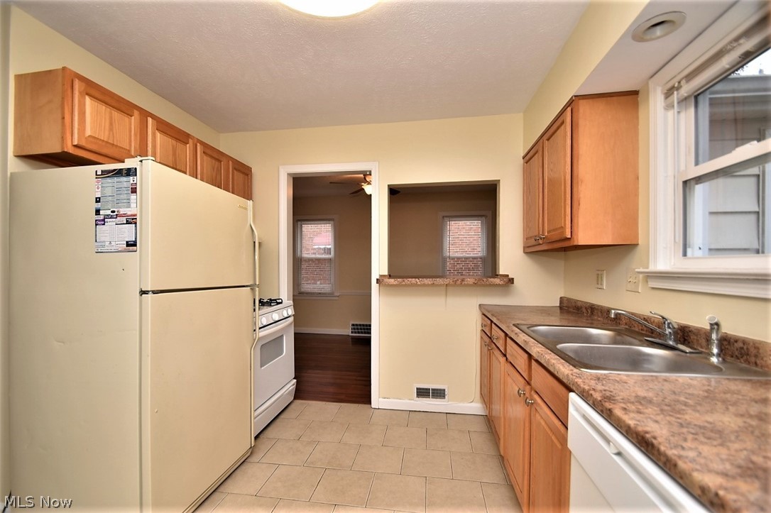 3758 Berkeley Road Cleveland Heights, OH 44118 - Photo 18 of 35