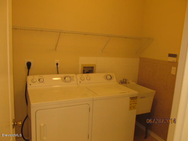 698 Sauders Road Southeast Palm Bay, FL 32909 - Photo 15 of 16 Laundry