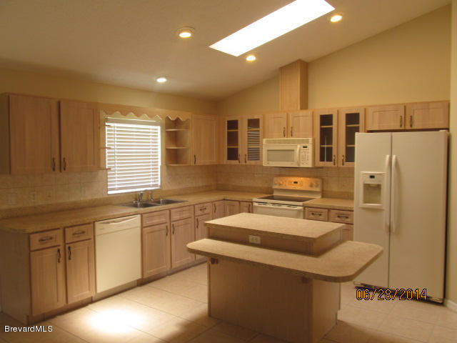 698 Sauders Road Southeast Palm Bay, FL 32909 - Photo 7 of 16 Kitchen