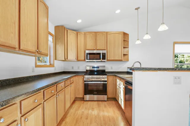 $399,900 | 102 B Maria Lane, Cottage Grove, WI 53527