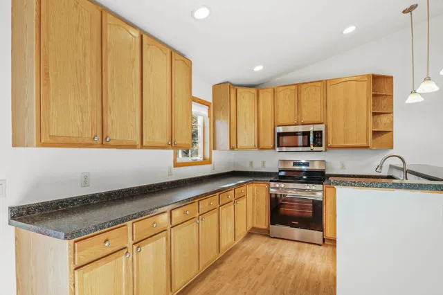 $399,900 | 102 B Maria Lane, Cottage Grove, WI 53527