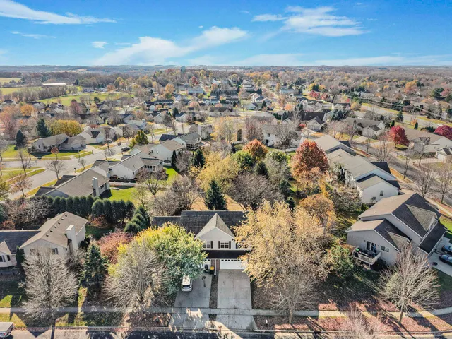 $399,900 | 102 B Maria Lane, Cottage Grove, WI 53527