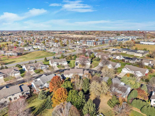 $399,900 | 102 B Maria Lane, Cottage Grove, WI 53527