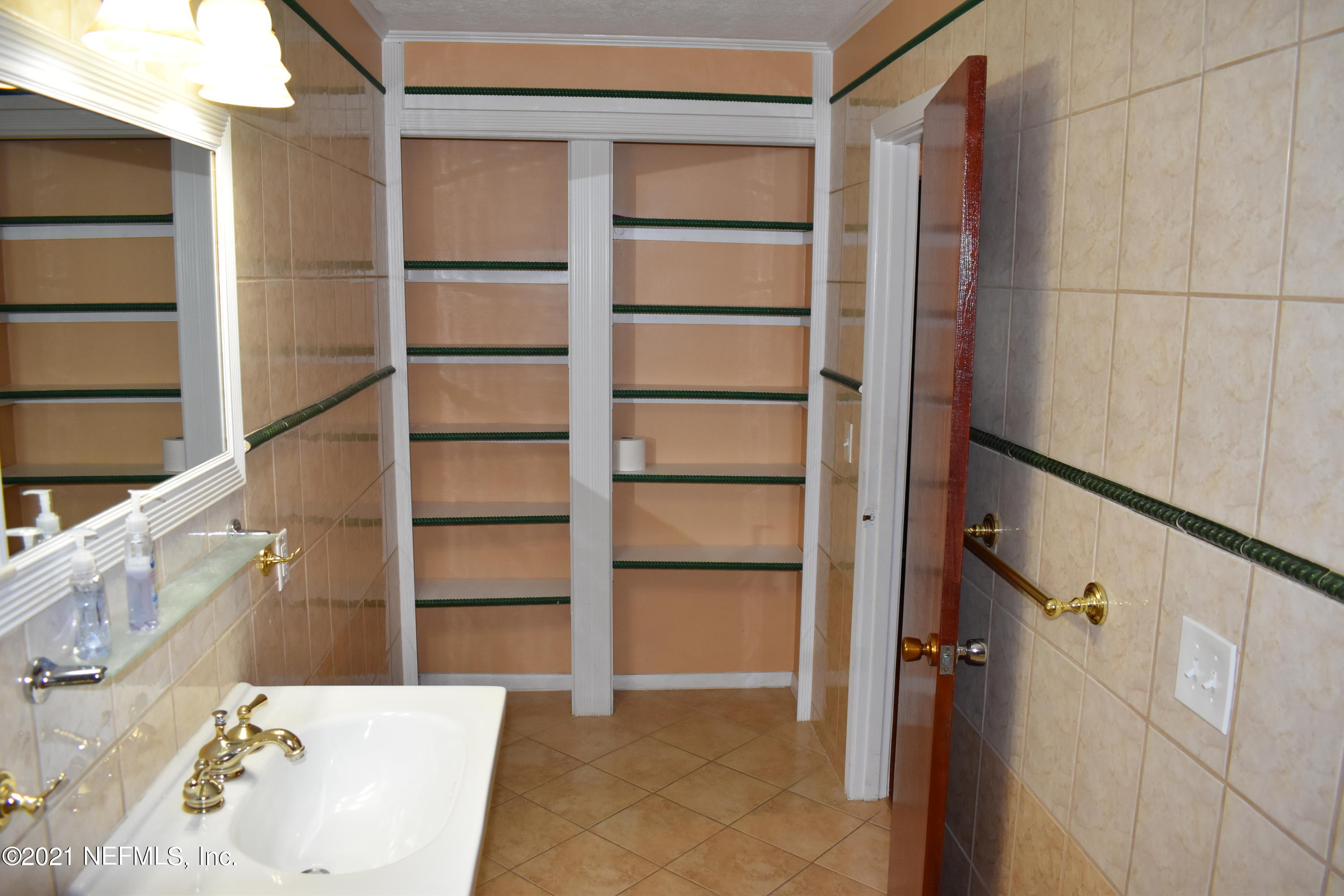 3678 North Ride Drive Jacksonville, FL 32223 - Photo 20 of 31 Upstairs Bathroom
