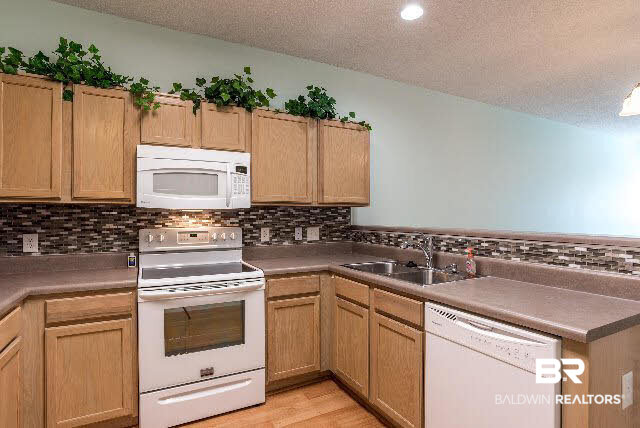 2651 South Juniper Street, Unit 1102 Foley, AL 36535 - Photo 6 of 18 Kitchen
