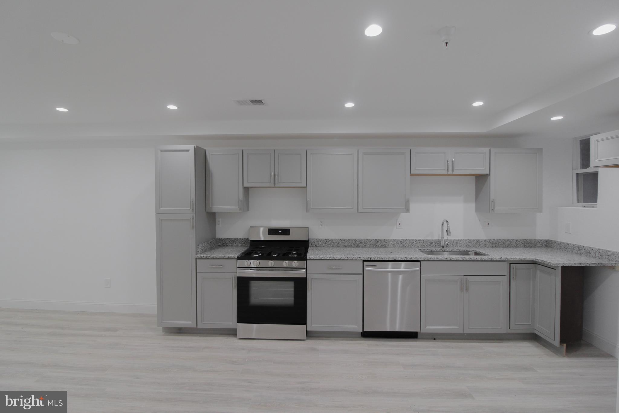 1132 Columbia Road Northwest, Unit 1 Washington, DC 20009 - Photo 3 of 20