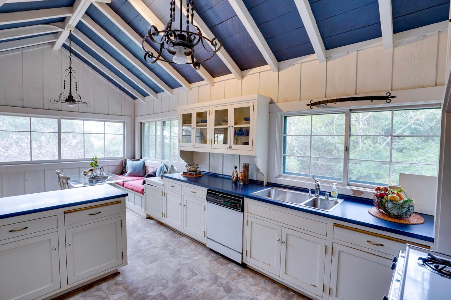 19040 Overlook Road Los Gatos, CA 95030 - Photo 6 of 24 Gallery Image 6