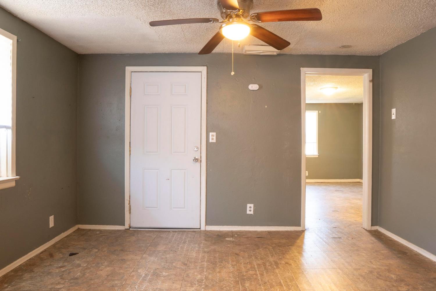 5028 East Balch Avenue Fresno, CA 93727 - Photo 5 of 38