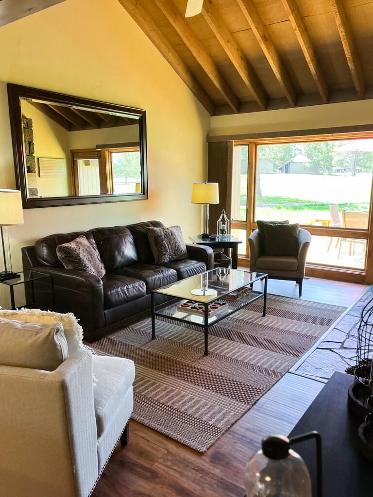 57232 Island Road, Unit 32 Sunriver, OR 97707 - Photo 11 of 26 Sunriver Meadow House 32-15