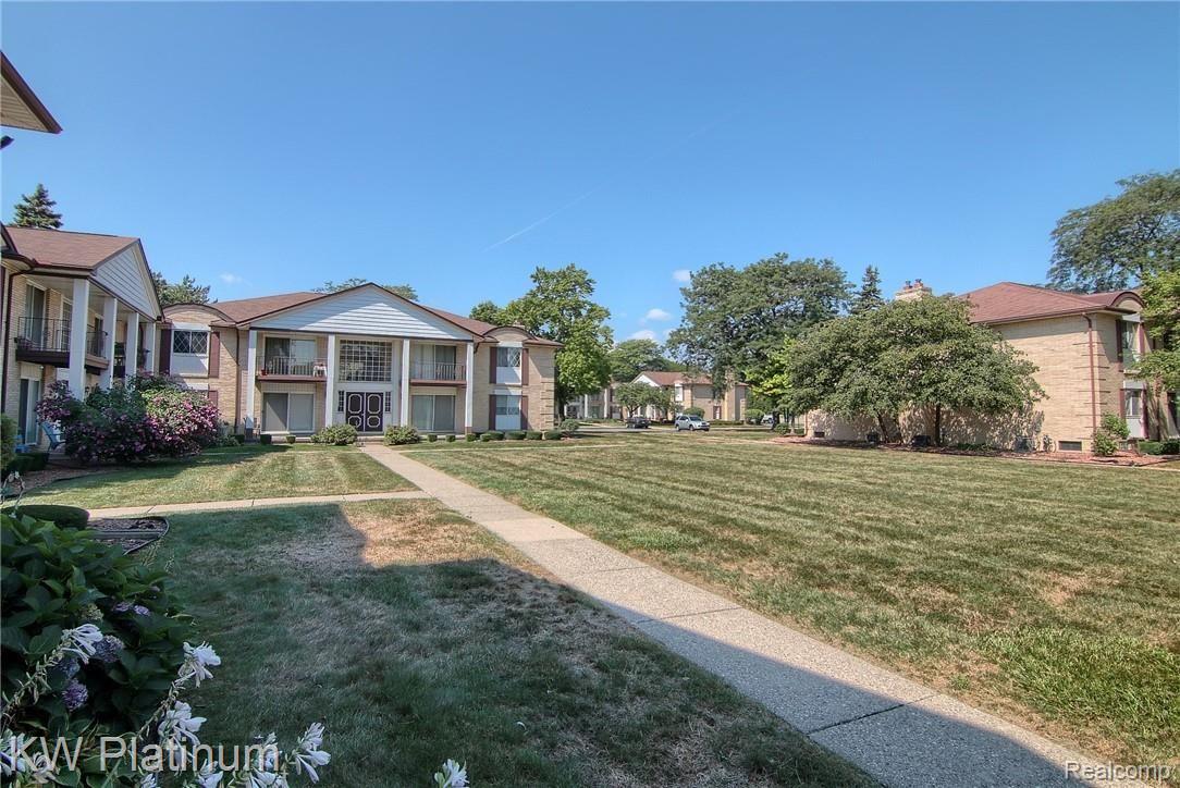 29241 Hayes Road, Unit 13 Warren, MI 48088 - Photo 22 of 22 Common_Area.jpg