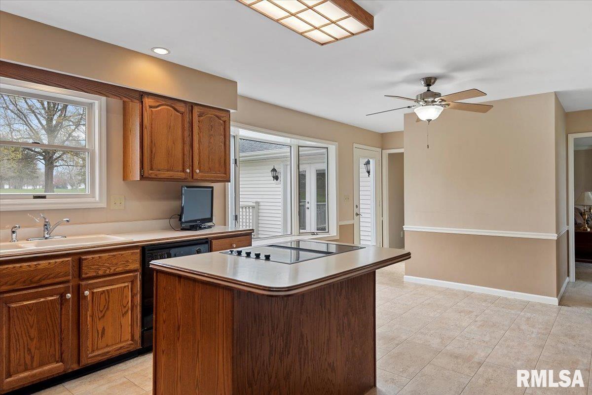 308 Country Club Road Jacksonville, IL 62650 - Photo 12 of 62