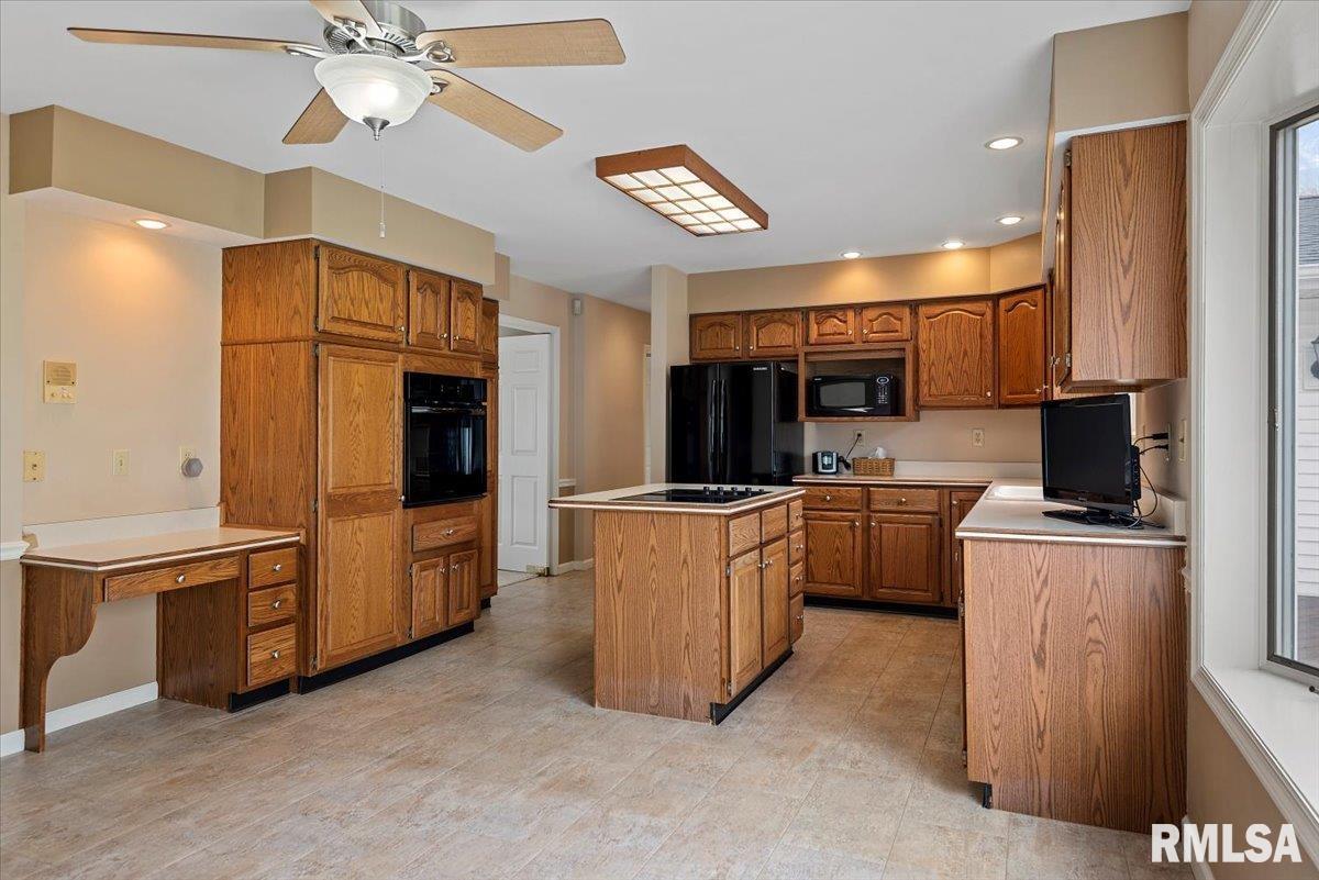 308 Country Club Road Jacksonville, IL 62650 - Photo 16 of 62