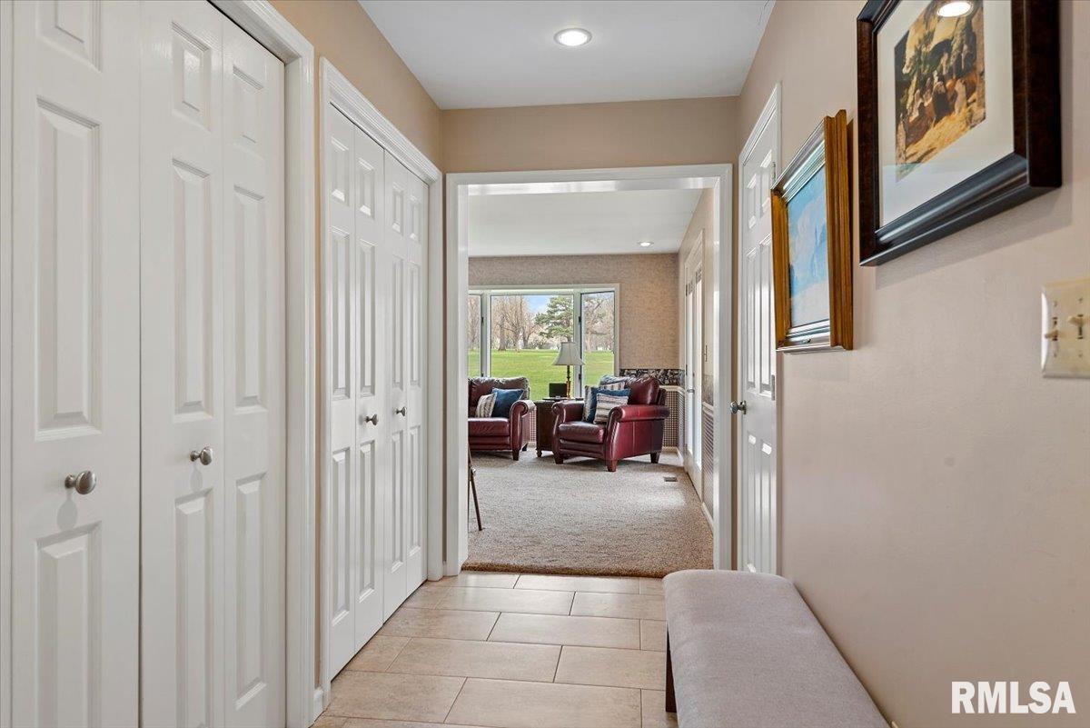 308 Country Club Road Jacksonville, IL 62650 - Photo 17 of 62