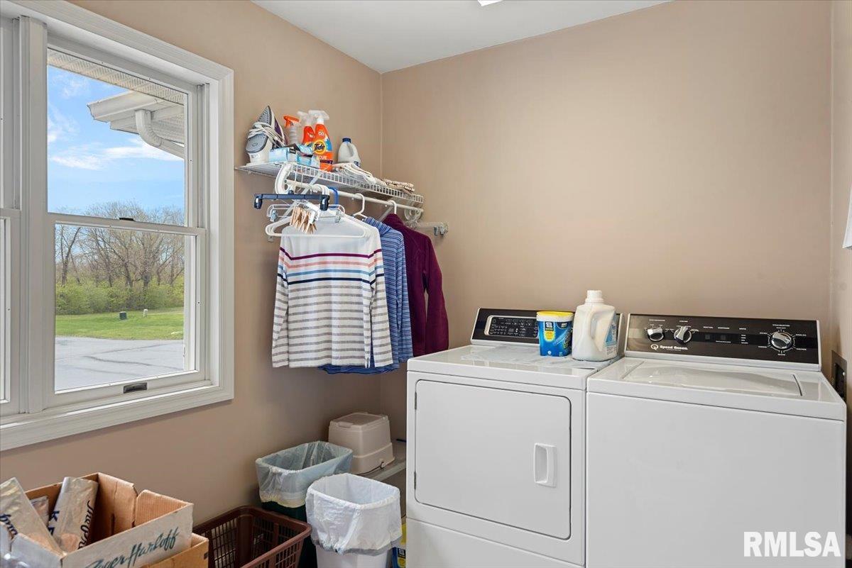 308 Country Club Road Jacksonville, IL 62650 - Photo 22 of 62