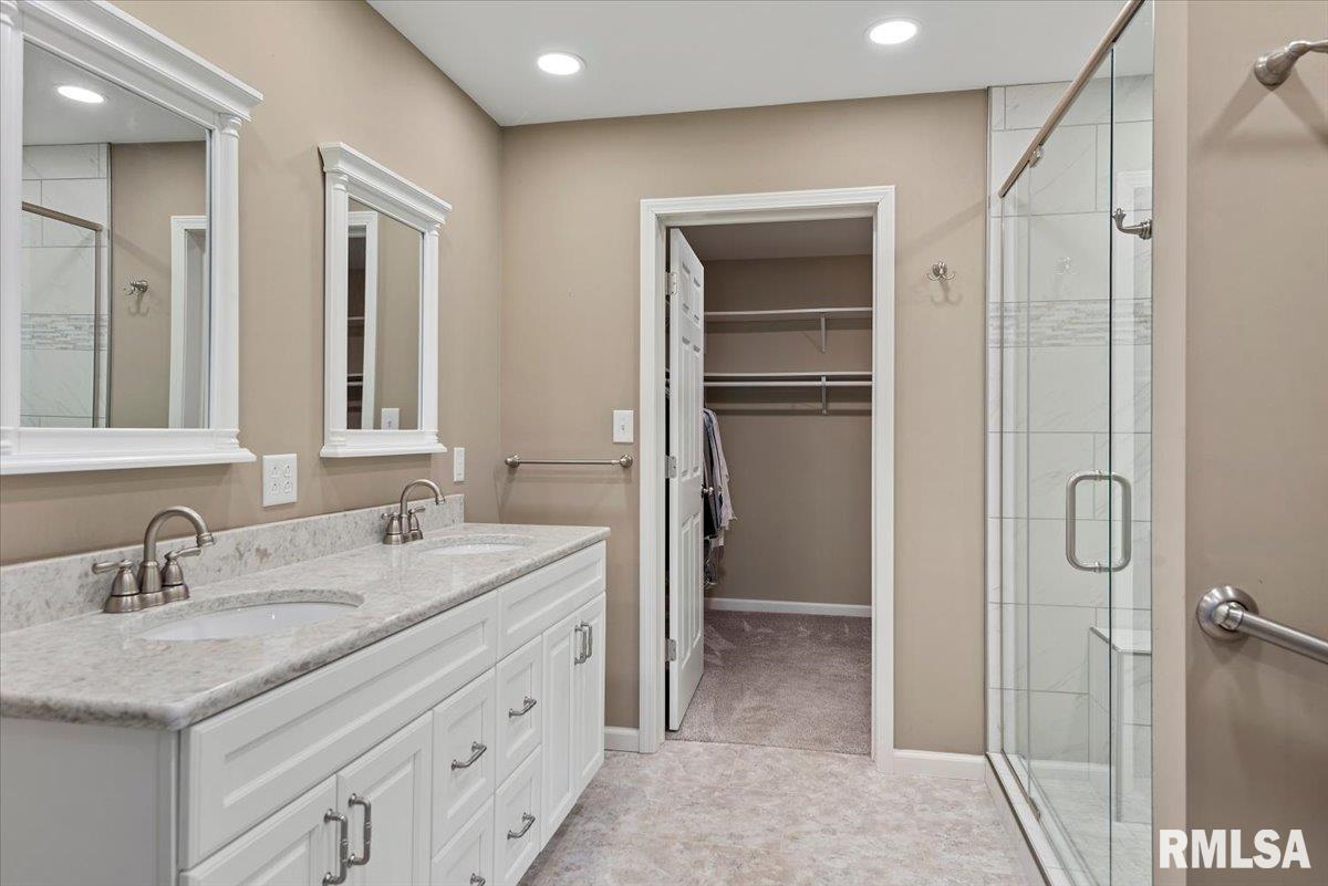 308 Country Club Road Jacksonville, IL 62650 - Photo 27 of 62