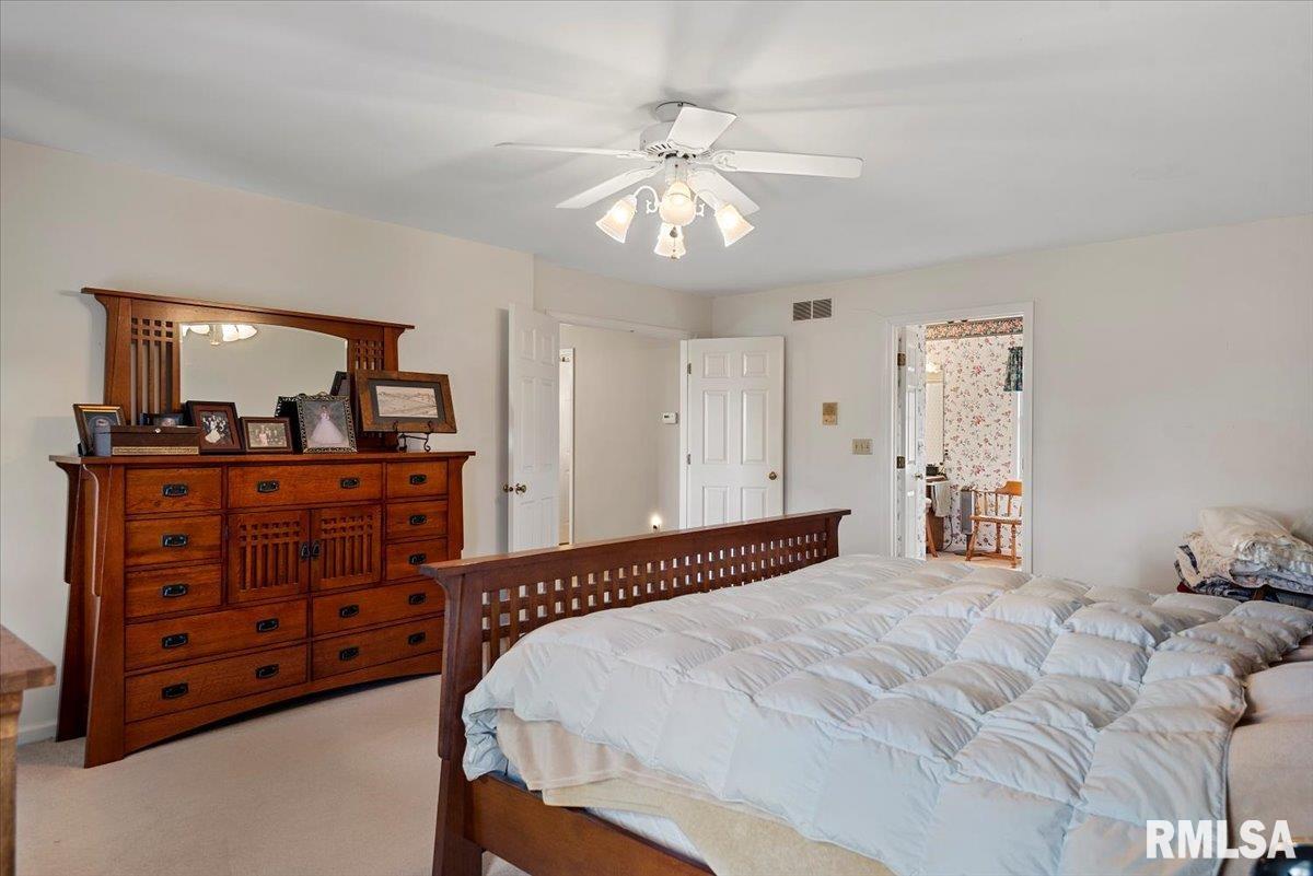 308 Country Club Road Jacksonville, IL 62650 - Photo 31 of 62