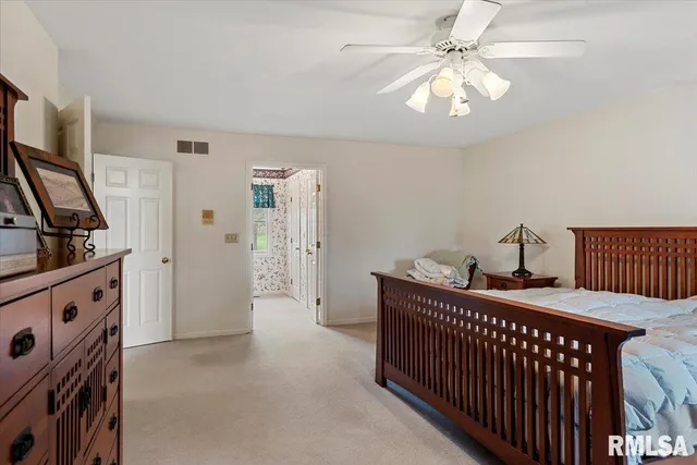 $350,000 | 308 Country Club Road, Jacksonville, IL 62650