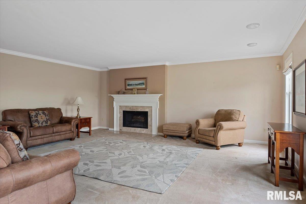 308 Country Club Road Jacksonville, IL 62650 - Photo 5 of 62