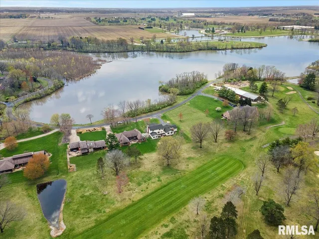 $350,000 | 308 Country Club Road, Jacksonville, IL 62650